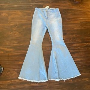 Women’s Flare Jeans